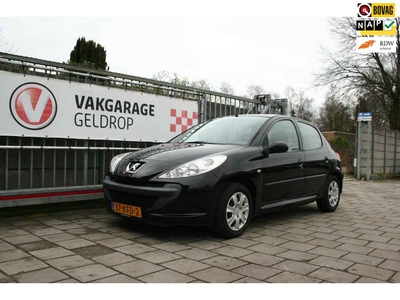 Peugeot 206+ 1.1 XR Nwe APK grote beurt nwe koppeling nwe remschijven en blokken voor nwe distributieriem