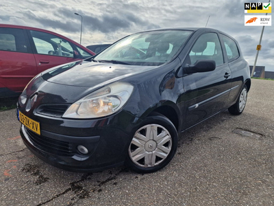 Renault Clio 1.2-16V Special Line/airco/nieuwe apk 06-03-2025/nap/rijd schakelt goed /inruilen is mogelijk