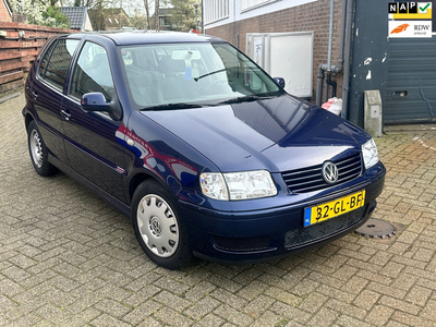 Volkswagen Polo 1.4-16V Trendline nette strakke auto wordt afgeleverd met een nieuwe apk keuring