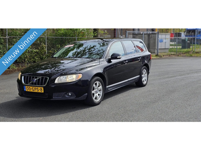 Volvo V70 2.0 Kinetic NETTE AUTO RIJD EN SCHAKELT TOP