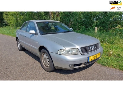 Audi A4 Limousine 1.6 Advance