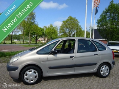 Citroen Xsara Picasso 1.8i-16V '04 ClimaCruiseNaviAPK