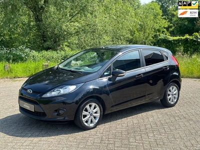 Ford Fiesta 1.25 Titanium 82PK I VOORUITVER. I STOELVERW I