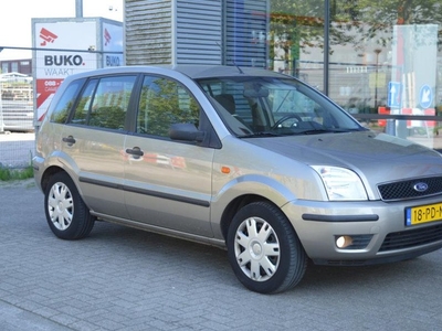 Ford Fusion 1.6-16V Ghia bj04 automaat airco camera