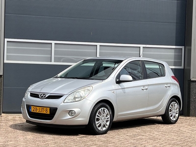 Hyundai I20 1.4i DynamicVersion bj.2009 Autom|Airco|Lees tekst.