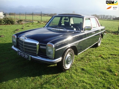 Mercedes-Benz 200-280 (W115) 220 D