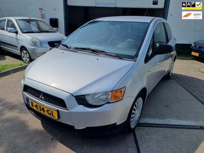 Mitsubishi Colt 1.1 Edition One Dealer onderhouden!