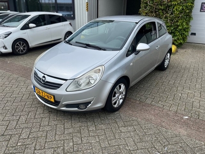 Opel Corsa 1.2-16V Enjoy , Automaat