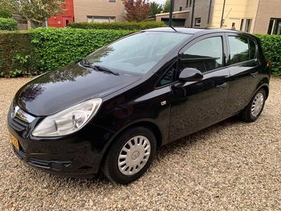 Opel Corsa (bj 2010)