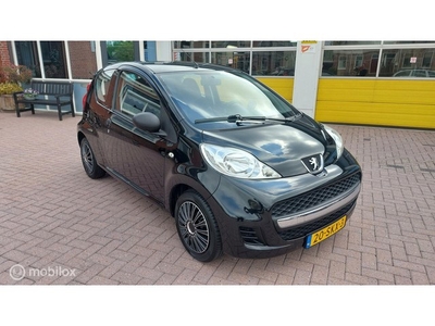 Peugeot 107 1.0-12V Accent