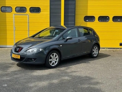 SEAT Leon 1.6 Airco/Cruise/navi/Camera (bj 2006)