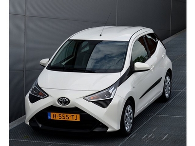 Toyota Aygo 1.0 VVT-I X-PLAY 5-DEURS APPLE - ANDROID AUTO