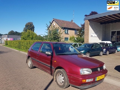 Volkswagen Golf 1.6 Milestone Uniek Lage KM en 2e Eigenaar