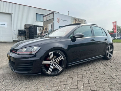 Volkswagen Golf 2.0 TSI GTI Pano/Navi/Cruise/PDC/Etc