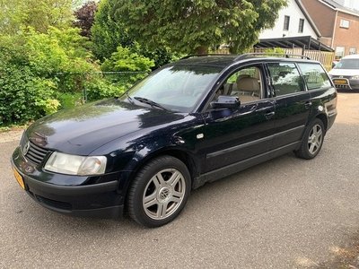 Volkswagen Passat Variant 1.8-5V Turbo (bj 2000, automaat)