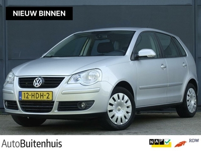 Volkswagen Polo 1.6-16V Comfortline CLIMATECRUISEPDC