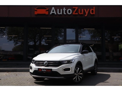 Volkswagen T-Roc 1.5 TSI Sport Automaat/ Pano / Navi /