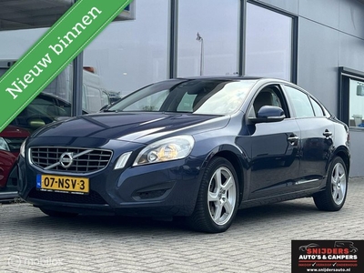 Volvo S60 2.0T Momentum in goed onderhouden staat