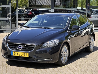 Volvo V40 1.6 D2 Momentum Navigatie/Panoramadak/Trekhaak/Camera/Cruise