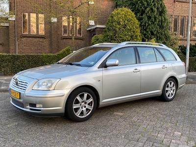 Toyota Avensis Benzine