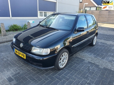 Volkswagen Polo Benzine