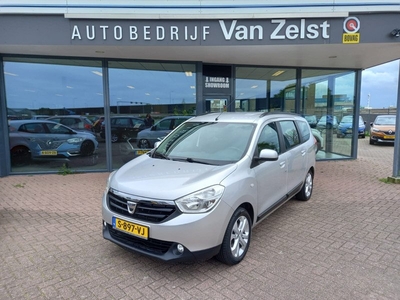 Dacia Lodgy 1.2 TCe Prestige 5p. Airco, Multimedia systeem, Stoelverwarming, Navigatie, Snelheidsbegrenzer , Elektrische ramen en spiegels , Parkeersensoren, Trekhaak afneembaar, Nette auto inclusief BOVAG garantie