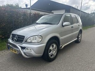 Mercedes-Benz M-KLASSE ML 270 CDI / AUTOMAAT / AIRCO / GRIJS KENTEKEN