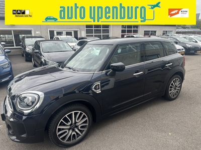 MINI COUNTRYMAN Mini 1.5 Cooper MINI Yours * Virtueel Dashboard * 9.123 Km * Leer * Sfeerverlichting * Navi * Led * Climatronic *