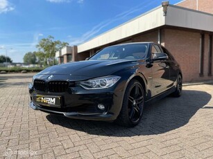 BMW 3-serie 320i Upgrade Edition M-Pakket LookAutomaatNAP