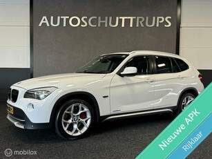 BMW X1 xDrive28i Executive LEER / PANO DAK / AUTOMAAT