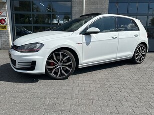 Volkswagen Golf 2.0 TSI GTI Performance SCHUIFDAK