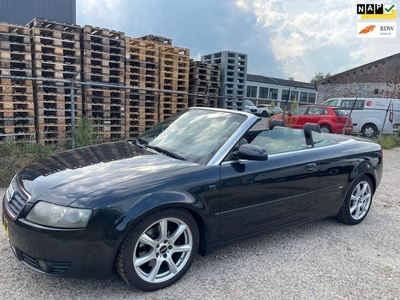 Audi A4 Cabriolet 3.0 V6 XENON/leer/AUTOMAAT