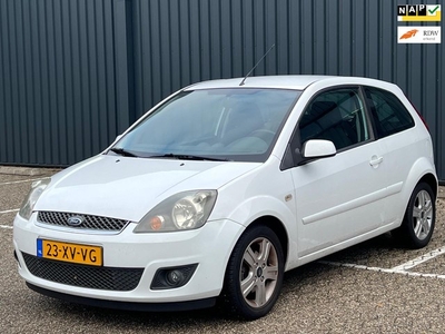 Ford Fiesta 1.4-16V Futura ELEKSPIEGELS/AIRCO/ELEKRAMEN/NAP!