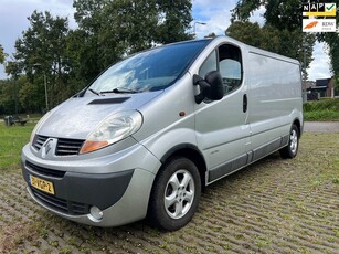 Renault Trafic 2.5 dCi T29 L2H1 / automaat / airco / nieuwe