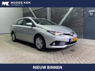 Toyota Auris Touring Sports 1.8 Hybrid Now Camera Park