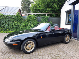 Mazda MX-5 1.6i-16V Black and Red RHD