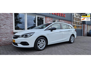 Opel Astra Sports Tourer 1.2 Business Elegance Trekhaak! Apple Carplay! Airco! Cruise Control! Dealer Onderhouden! NAP! Nette Auto