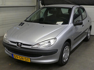 Peugeot 206 1.4 XR - 5 deurs - Nieuwe Koppeling - Nieuwe APK