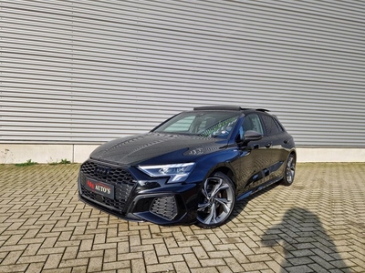 Audi A3 Sportback 35 TFSI Edition one 3x S line Panodak