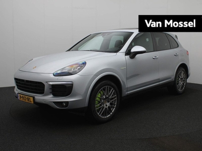 Porsche Cayenne 3.0 S E-Hybrid Platinum Edition | Automaat | Camera | Panoramadak | Luchtvering | Bose Audio | Navigatie | Climate Control | Parkeersensoren | Stoelverwarming | Elektrische Achterklep | LED | Leder | Hybride |