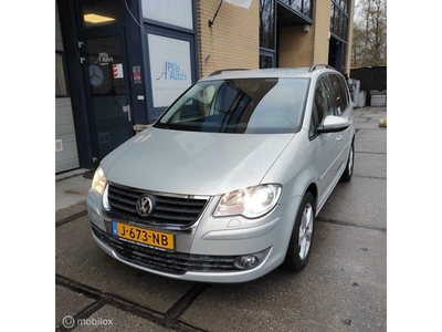 Volkswagen Touran 1.4 TSI Highline 7p. Weinig km airco Apk