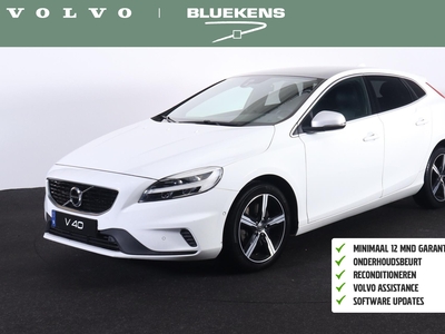 VOLVO V40 T3 PolarPlus Sport - AUTOMAAT - Panoramadak - Parkeercamera achter - Verwarmde voorstoelen - Navigatie - Parkeersensoren voor & achter - Volvo On Call - Keyless entry - DAB - Extra getint glas - Trekhaak - 17' LMV