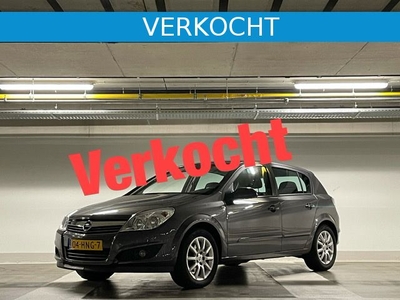 Opel Astra 1.6 Temptation - NAP - Parkeersensoren - Trekhaak - Airco -