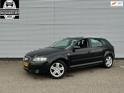 Audi A3 Sportback 1.6 FSI Attraction / Airco / Cruise /Trekhaak