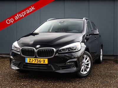 BMW 2 Serie Active Tourer 218i Executive Edition (141PK), 1ste-Eigenaar, Keurig-Onderh., Navigatie, Parkeersensoren-V+A, Stoelverwarming, Alarm-Klasse3, Head-Up-Display, Achteruitrijcamera, Elek.-Achterklep, Airco/Climate-Control, Privacy-Glas, NL-Auto