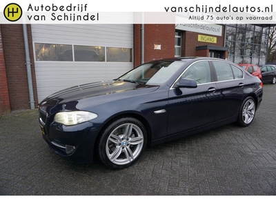 BMW 5 Serie 523I 6 CILINDER 204PK HIGH EXECUTIVE PERFECTE STAAT! SCHUIF-KANTELDAK BI-XENON LED NAVI LEDER STOELVERWARMING 19INCH ELECTR.STOEL+MEMORY CLIMA CRUISE BLUETOOTH PDC V+A ENZ...