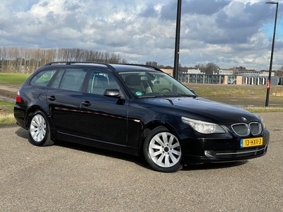 BMW 5-serie Touring 520i Corporate Lease Business Line Edition I Navi/Leder/Pdc/Nap/Boekjes