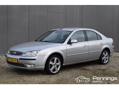 Ford Mondeo 2.0-16V Platinum