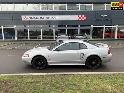 Ford USA Mustang 3.8 V6 Coupé