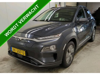 Hyundai KONA EV Premium 64 kWh 100%EV. *€2.000,- SUBSIDIE* / Navigatie / Pdc+Camera / Xenon / Leder / Stoelverwarming /